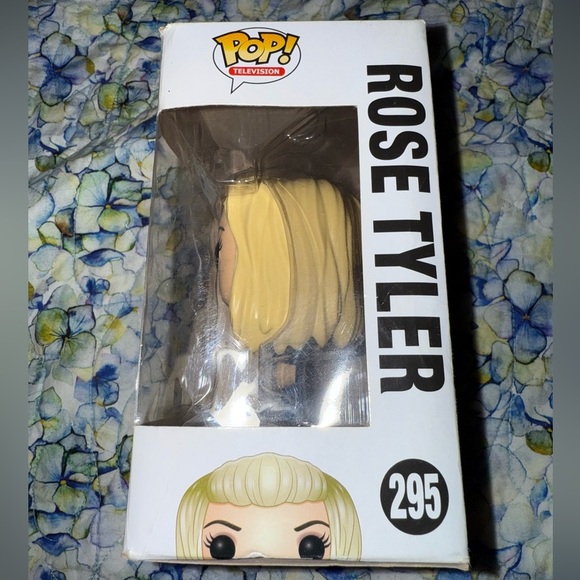 Funko Pop! Doctor Who - Rose Tyler Funko Pop Figure - Picture 2 of 16